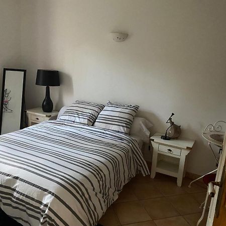 Studio Bord De Piscine Sérignan-du-Comtat Εξωτερικό φωτογραφία